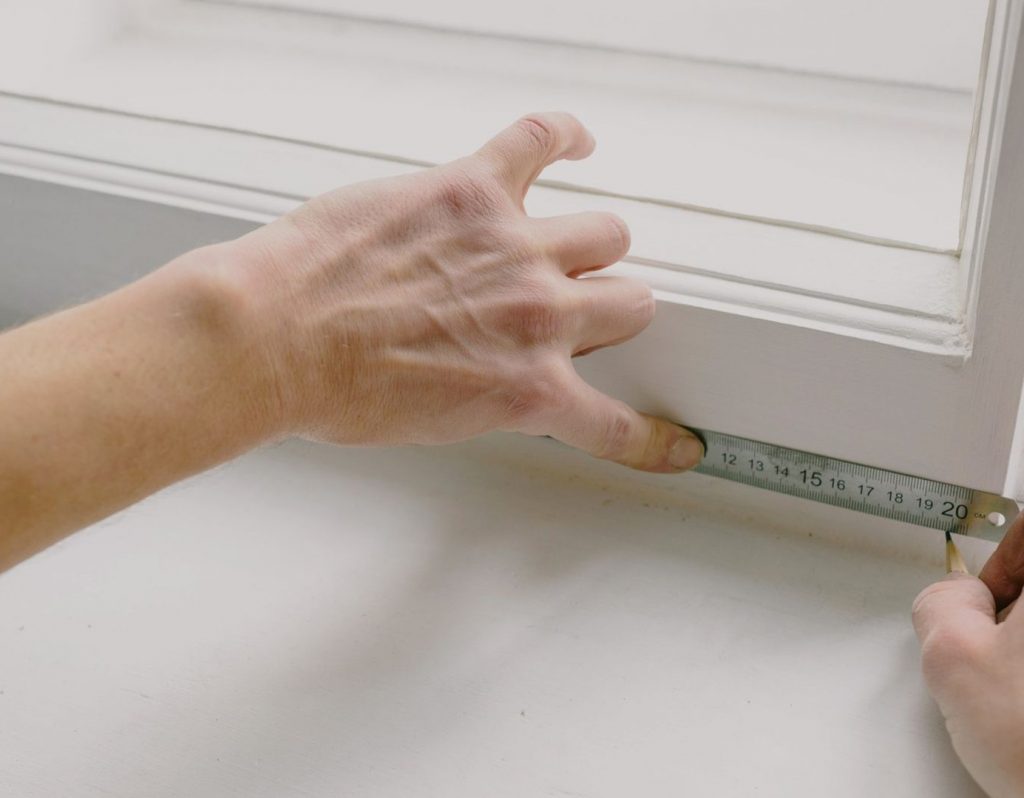 Fenster ausmessen: So nehmen Sie das Aufmaß richtig