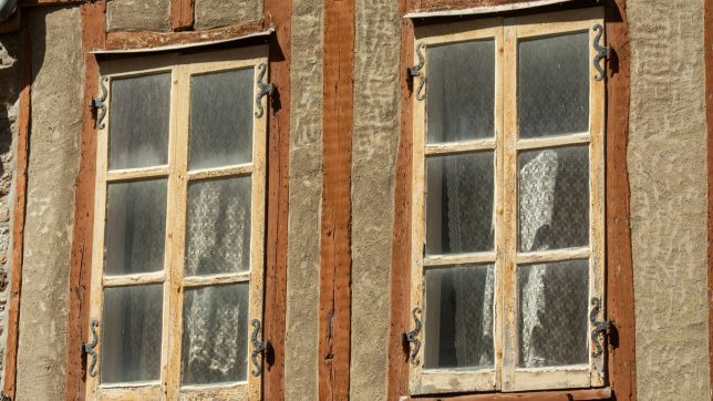 Wann sollte man Fenster austauschen? Lebensdauer und Anzeichen