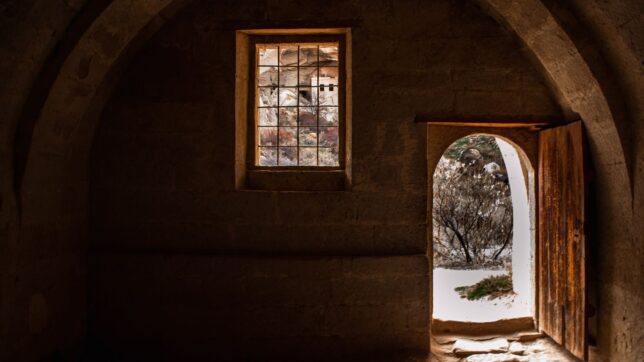 Kellerfenster: Arten, Lichtschacht und Austausch